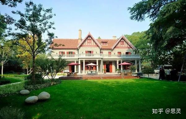 园中建有三幢西式花园别墅,其中1号楼即为李鸿章和丁香居住的丁香楼