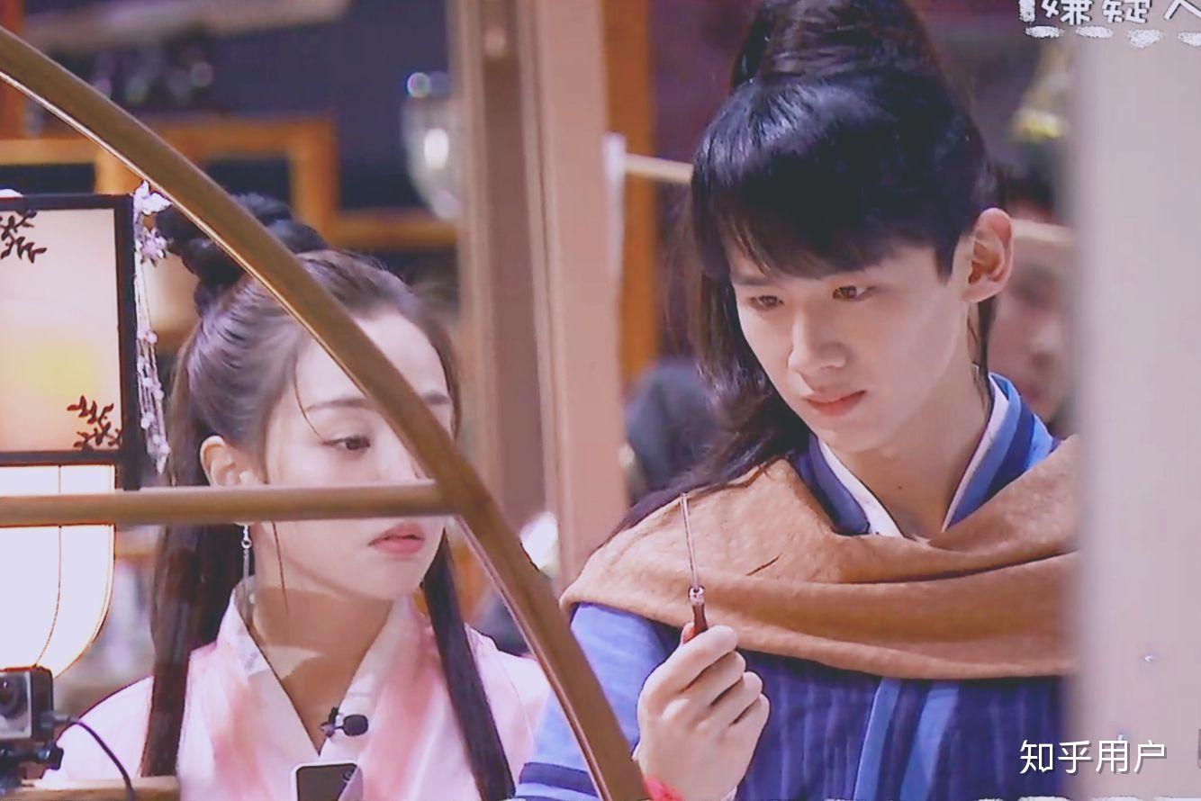 杨蓉白敬亭是因为剪辑的原因吗好像超脱了朋友的关系吧为什么总是互看