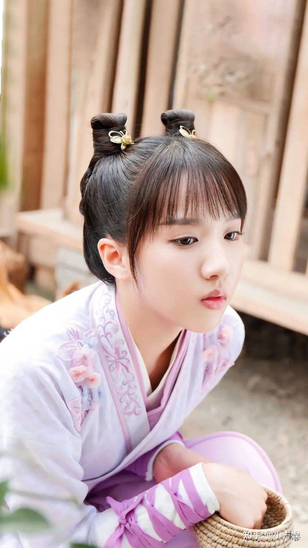 男主萧瑾瑜的扮演者王子奇,曾参演过《九州天空城Ⅱ》,《玉骨遥》等