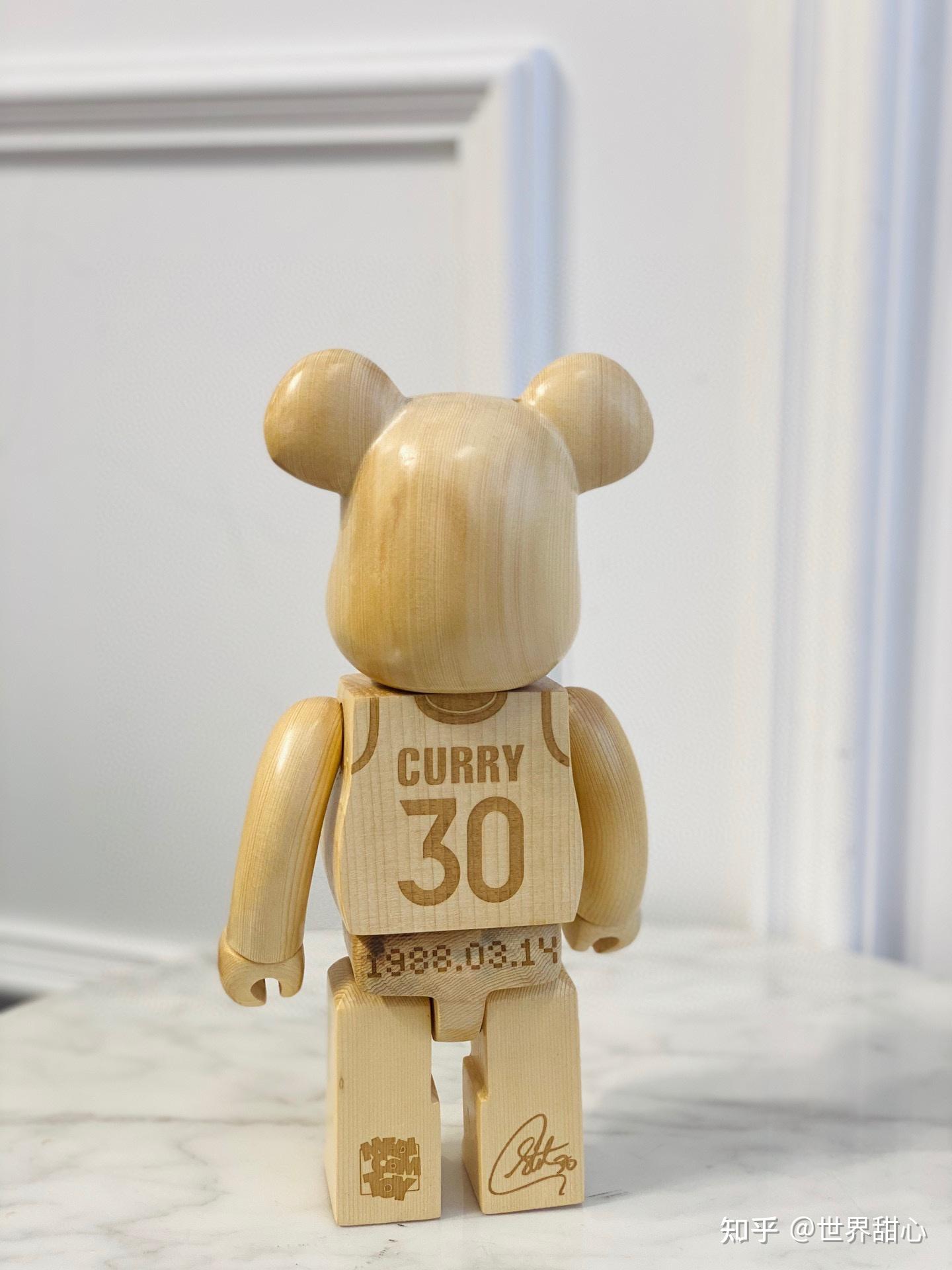 的宝宝会叫它暴力熊,入坑久了也是众人所熟识的 "积木熊","布里克熊"