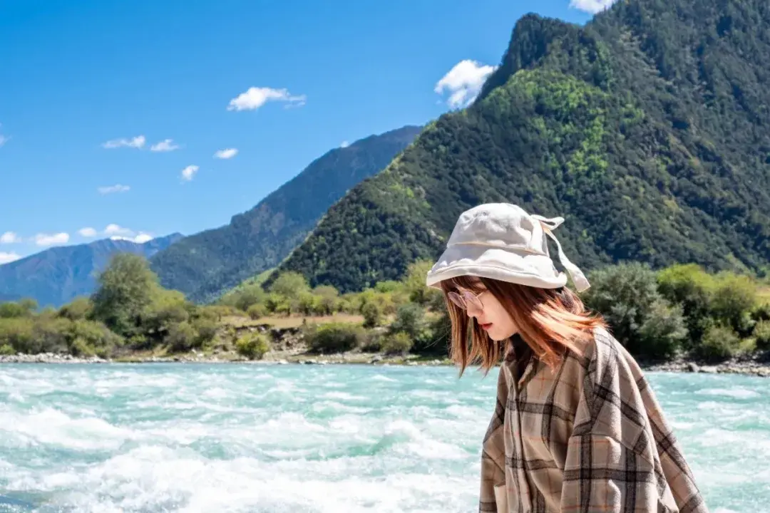 旅游穿什么衣服_旅游穿什么衣服合适-第2张图片-潮百科