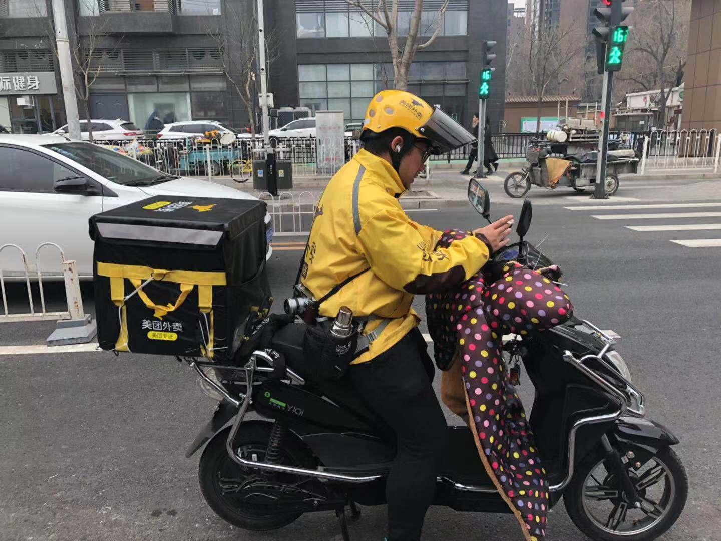宁夏交警曝光部分外卖骑手交通违法案例