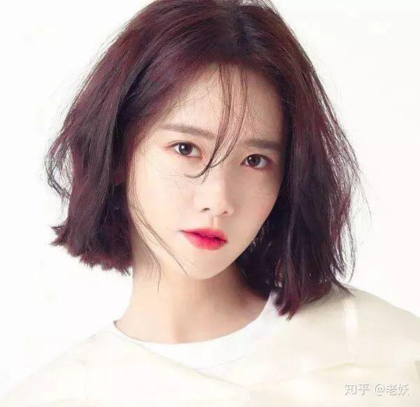 从脸型,气质来分析的话,很多女孩留长发反而没短发好看,什么样的女孩