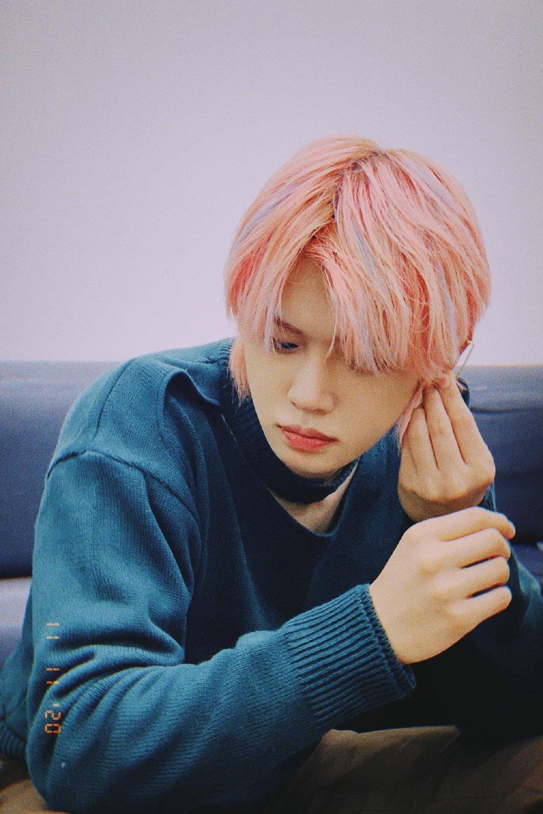 有没有txt男团崔然竣崔连准很好看的图粉色头发的为主