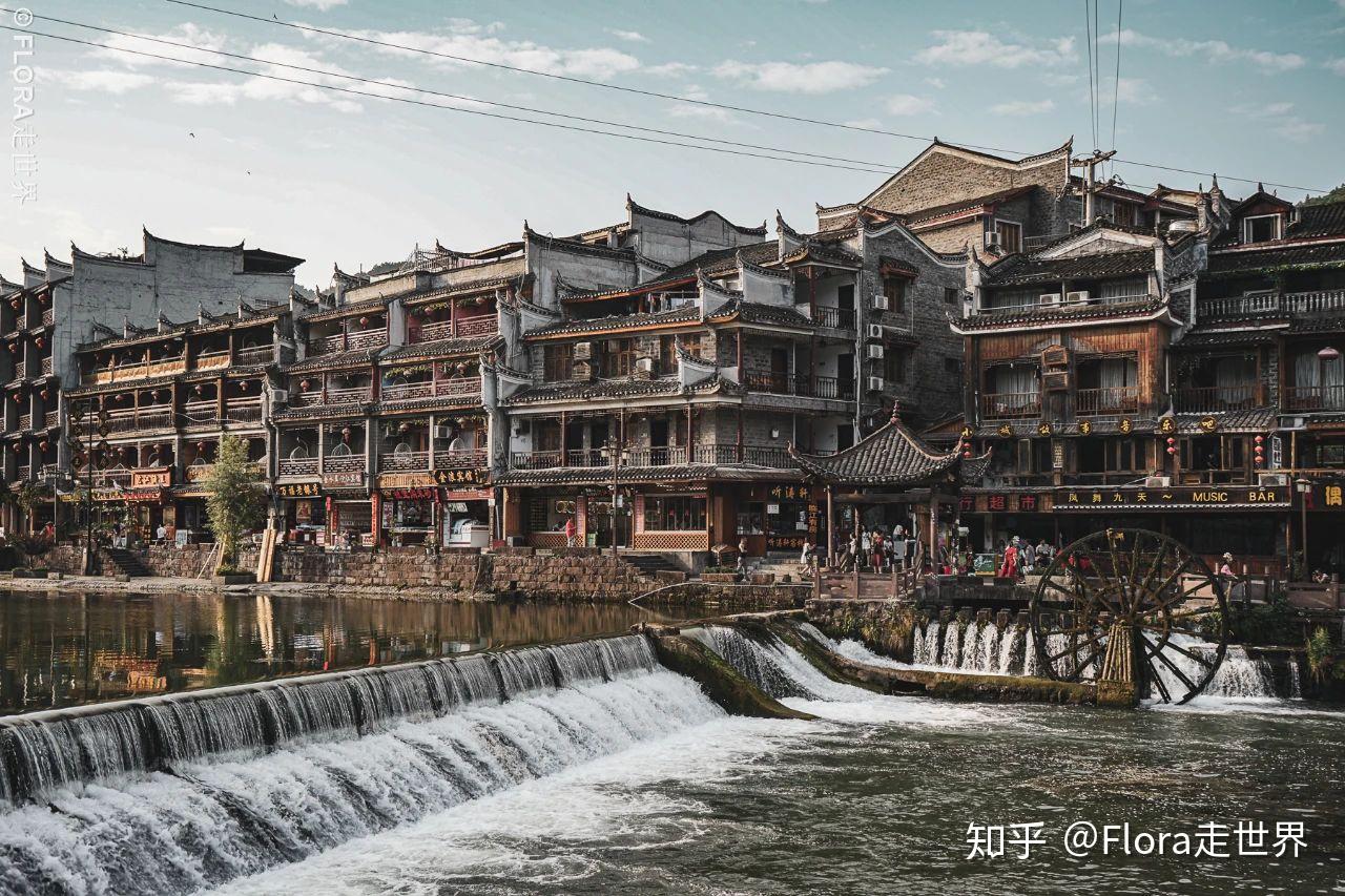 凤凰古城的日与夜 | 避开人潮，领略黄永玉笔下的中国最美小城 - 知乎