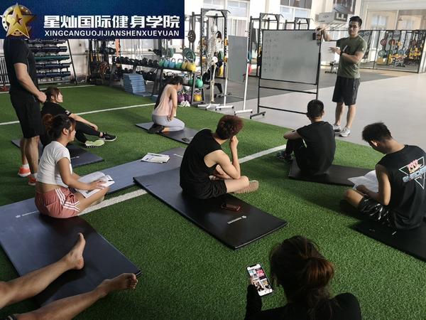 长沙健身教练培训一般需要多少钱