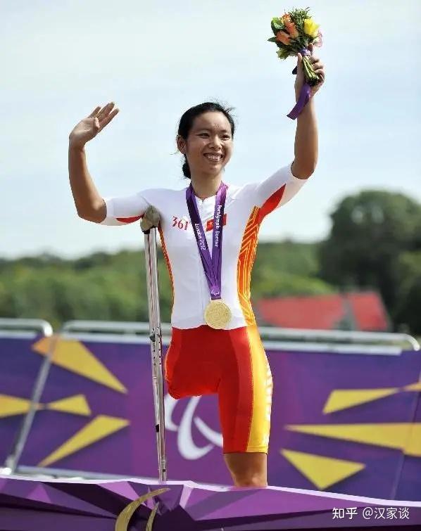 这个倔强的女孩,在里约残奥会3公里个人追逐赛中,刷新了比赛的世界