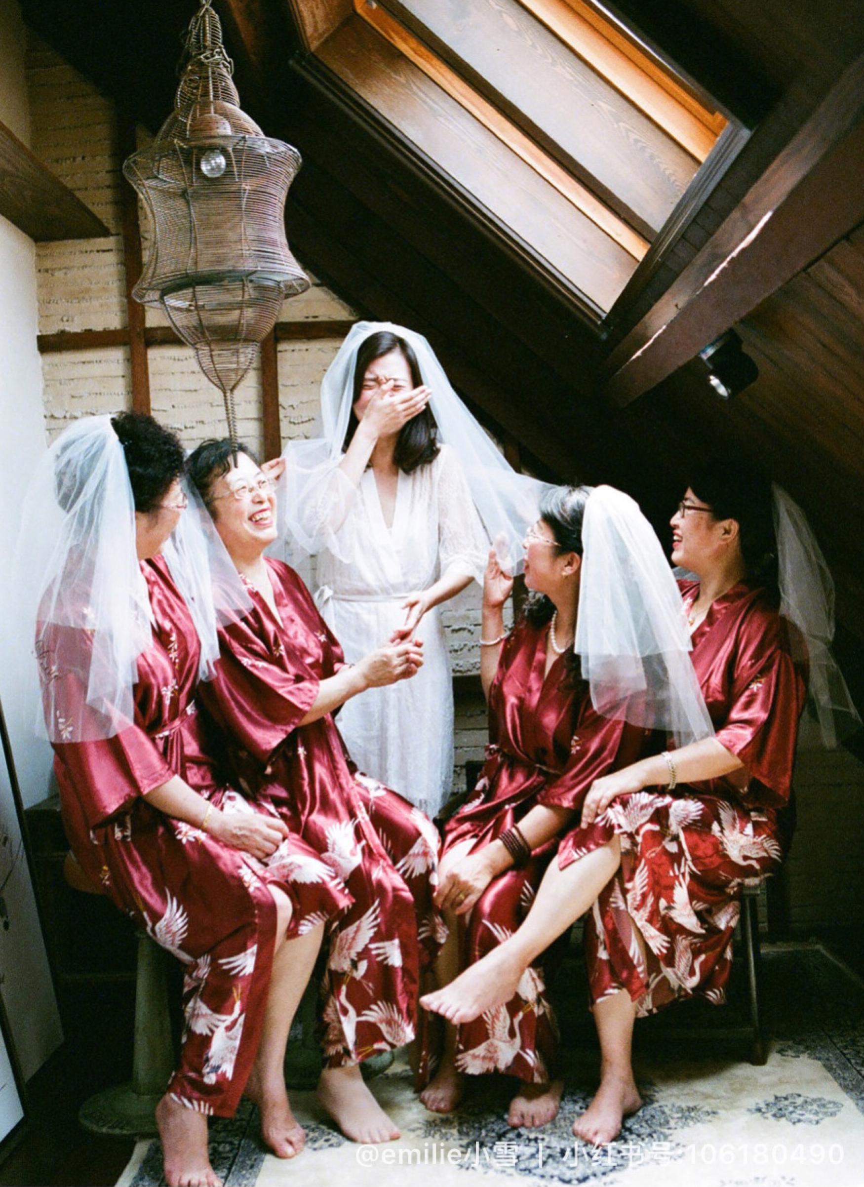 我们看了几十款婚礼晨袍，发现每一件都是心头好。 - 知乎