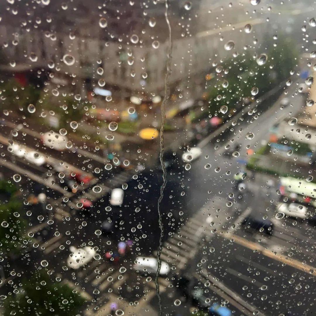 下雨天文案有人等煙雨有人怪雨急