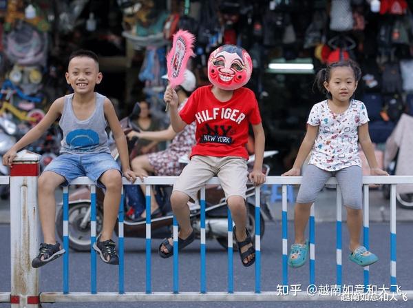 越南中秋游街活动,舞龙、舞狮、秀灯笼,节日氛围已拉满! - 知乎