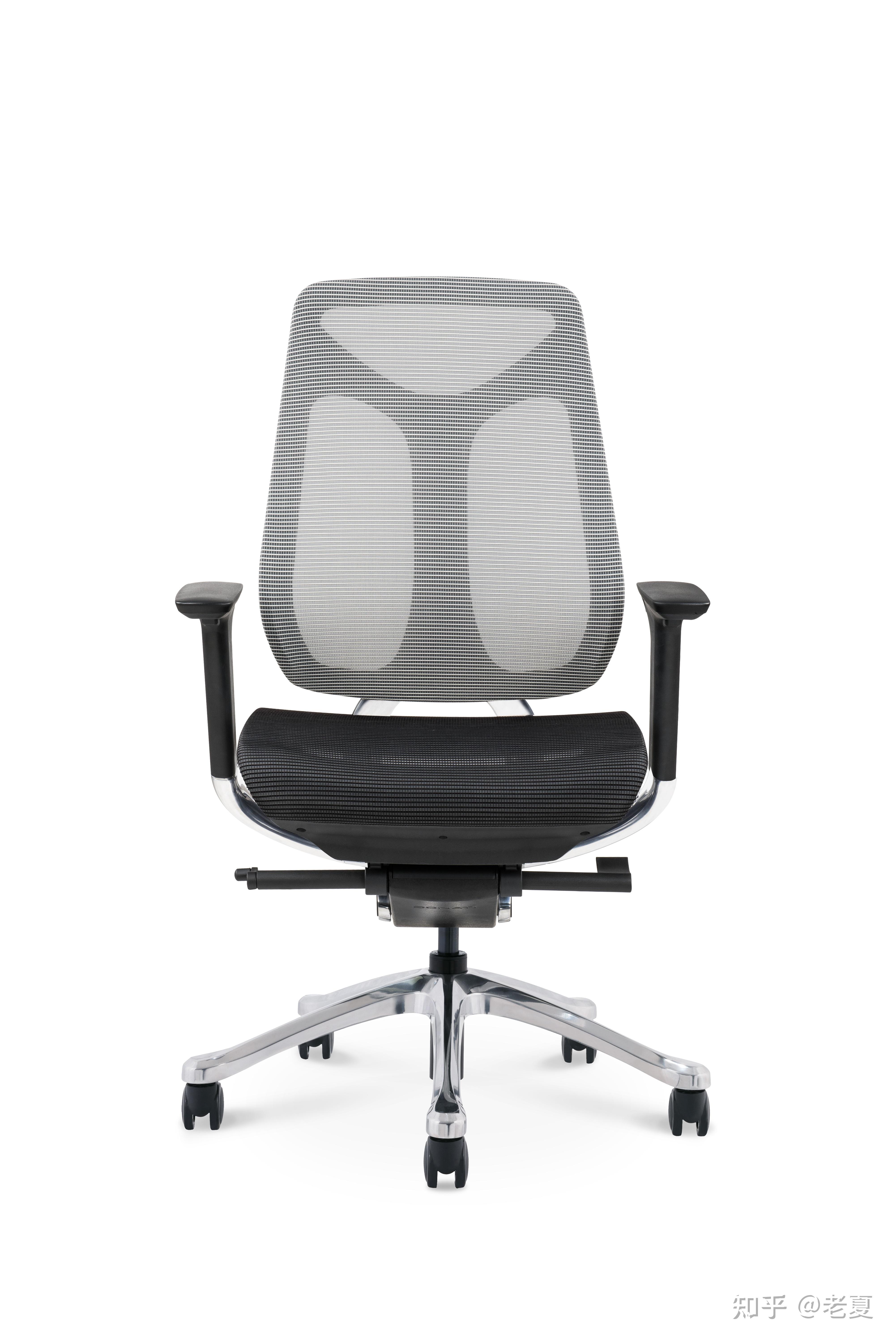 如果是好一点的气压棒,椅子升降高度可以在最高点与最低