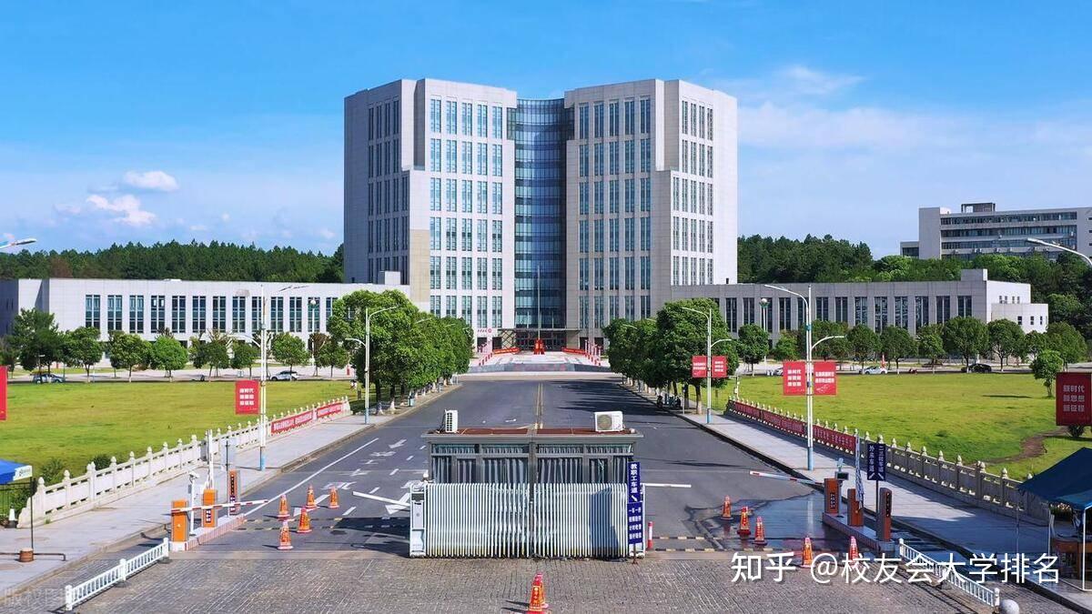 武汉飞行学院图片