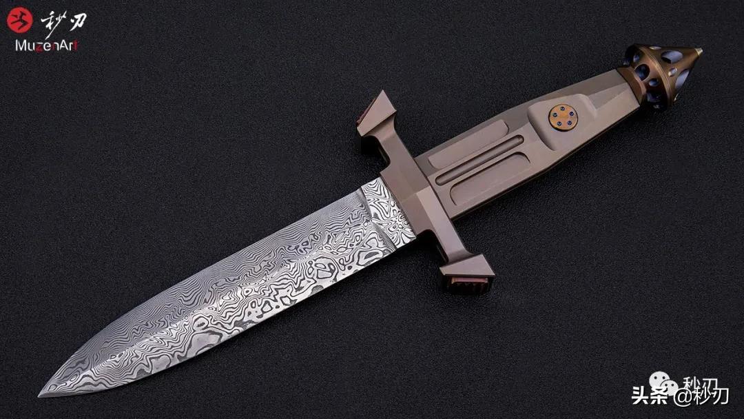 史蒂芬是异形系列电影的死忠粉丝,他将其"生化