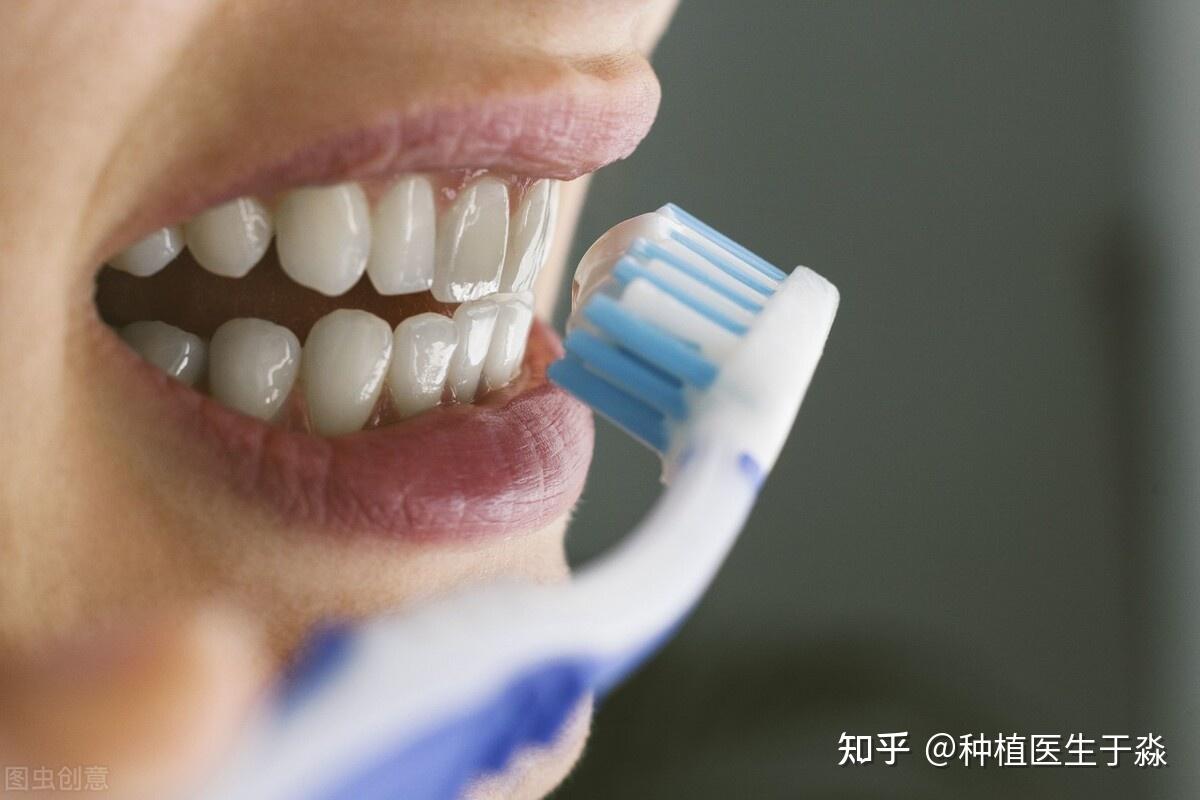 牙龈萎缩+黑三角治疗案例-上海万众口腔医院