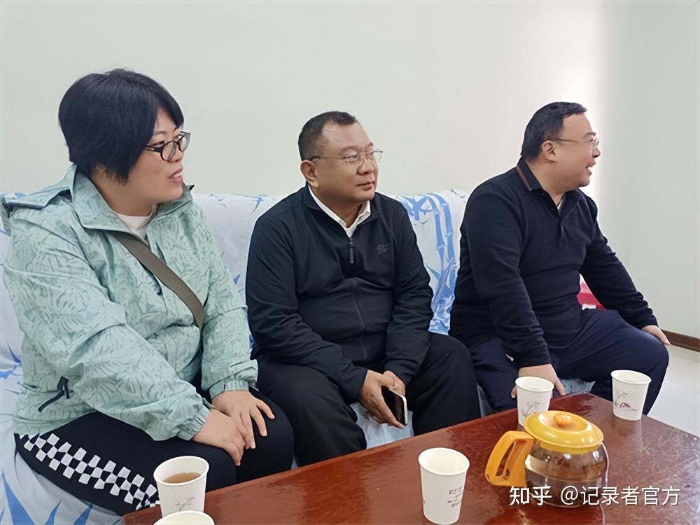 唐山市关工委秘书处郑久帅处长一行到访古冶区调研指导工作