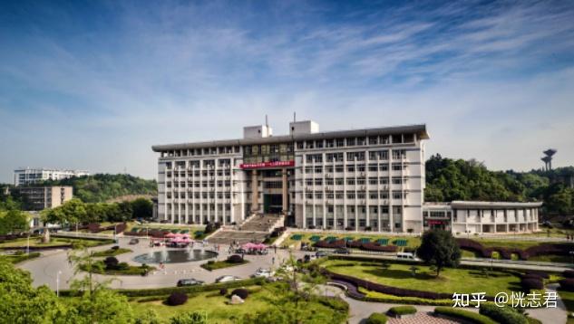 要考上湘潭大学法学院,少说得超一本线!