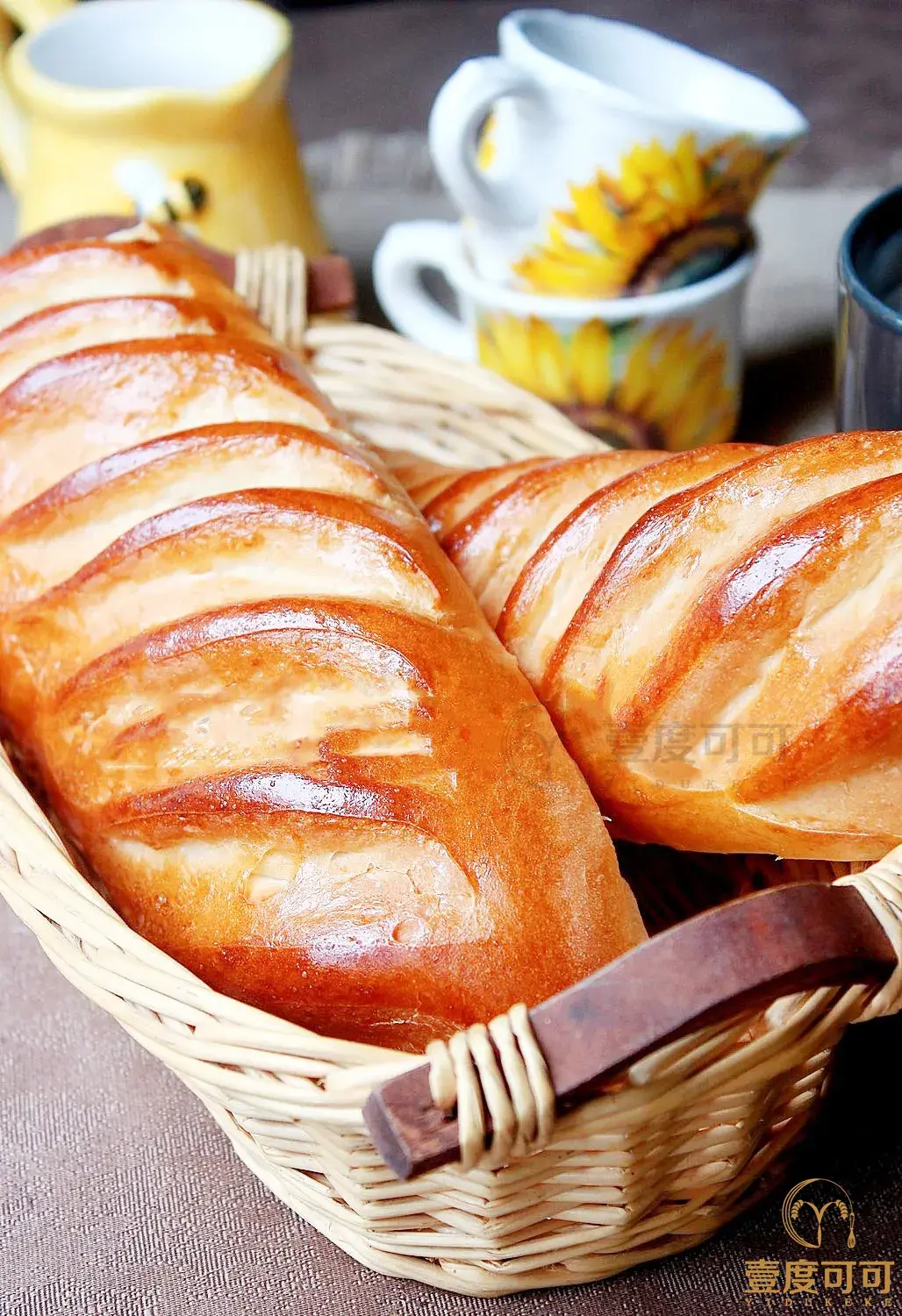 非常适合早餐搭配果酱的超柔软自制维也纳面包