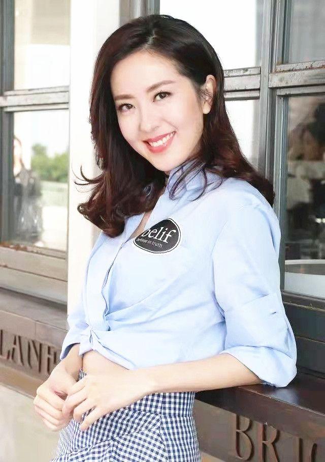 tvb视后唐诗咏穿金色礼服熠熠生辉交三个男友皆分手