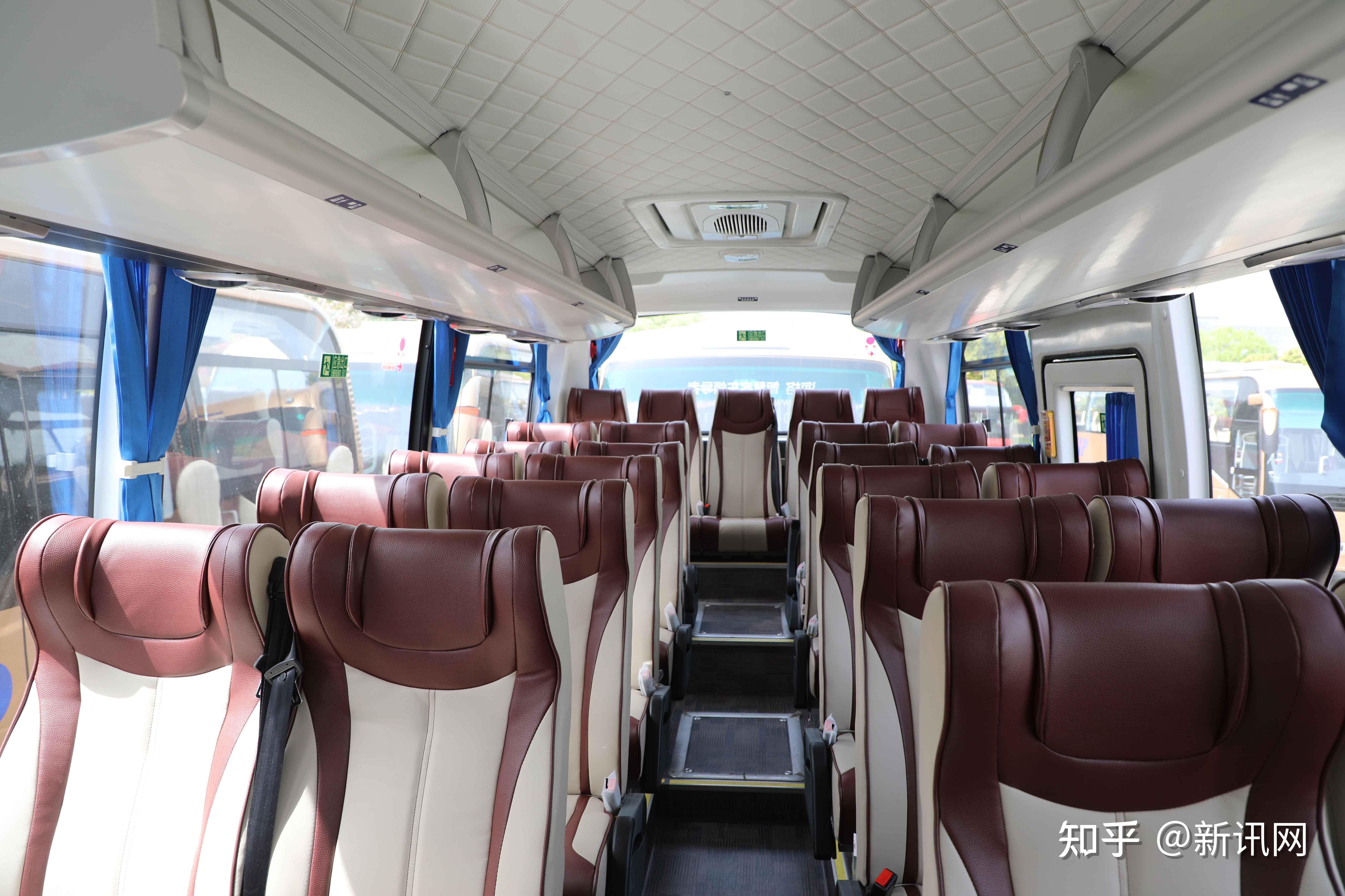 批量高端旅游大巴交付苏州金龙携手广州森和迎接旅游业春天