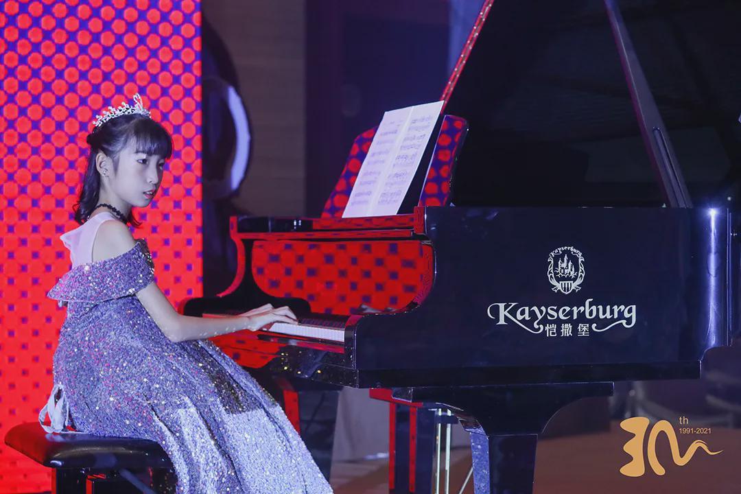 凭借在金龙油墨的技术积累,梁俊谦领导下的华润漆很快将产品打向市场.