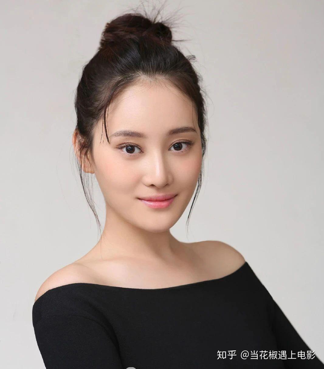 但是却很少与男演员传出绯闻,现实中也没有被曝光男友,看来牛丽燕对私