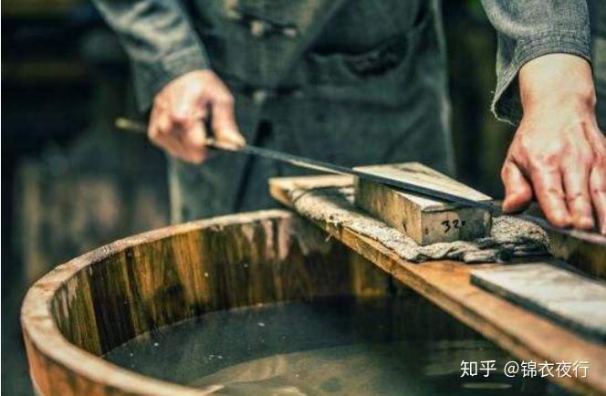 为何大侠叫剑客而不是刀客?只因用剑才有逼格,拿刀只配混社团! - 知乎