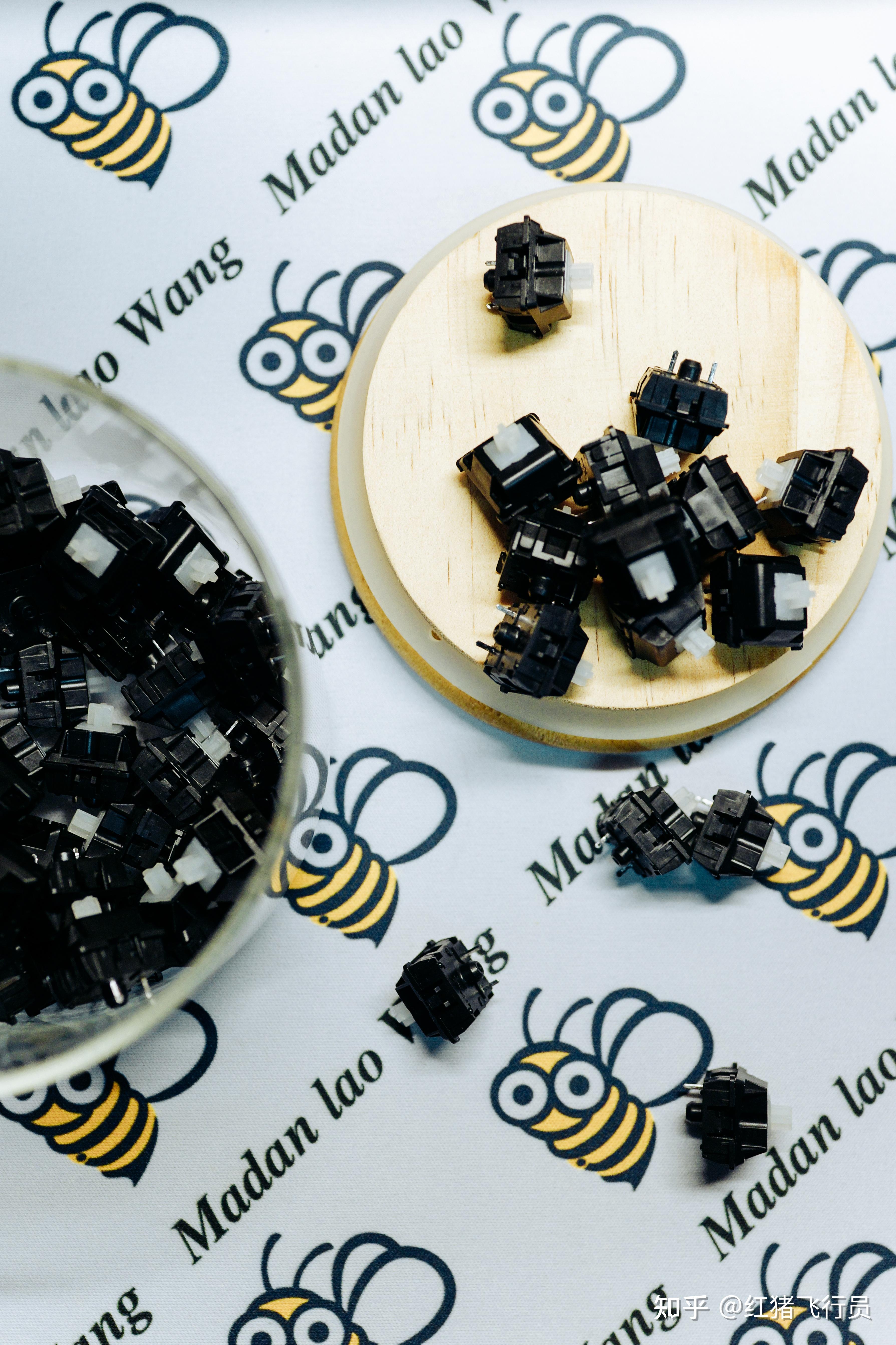 客制化轴体分享jwkpiano钢琴轴黑白的绅士