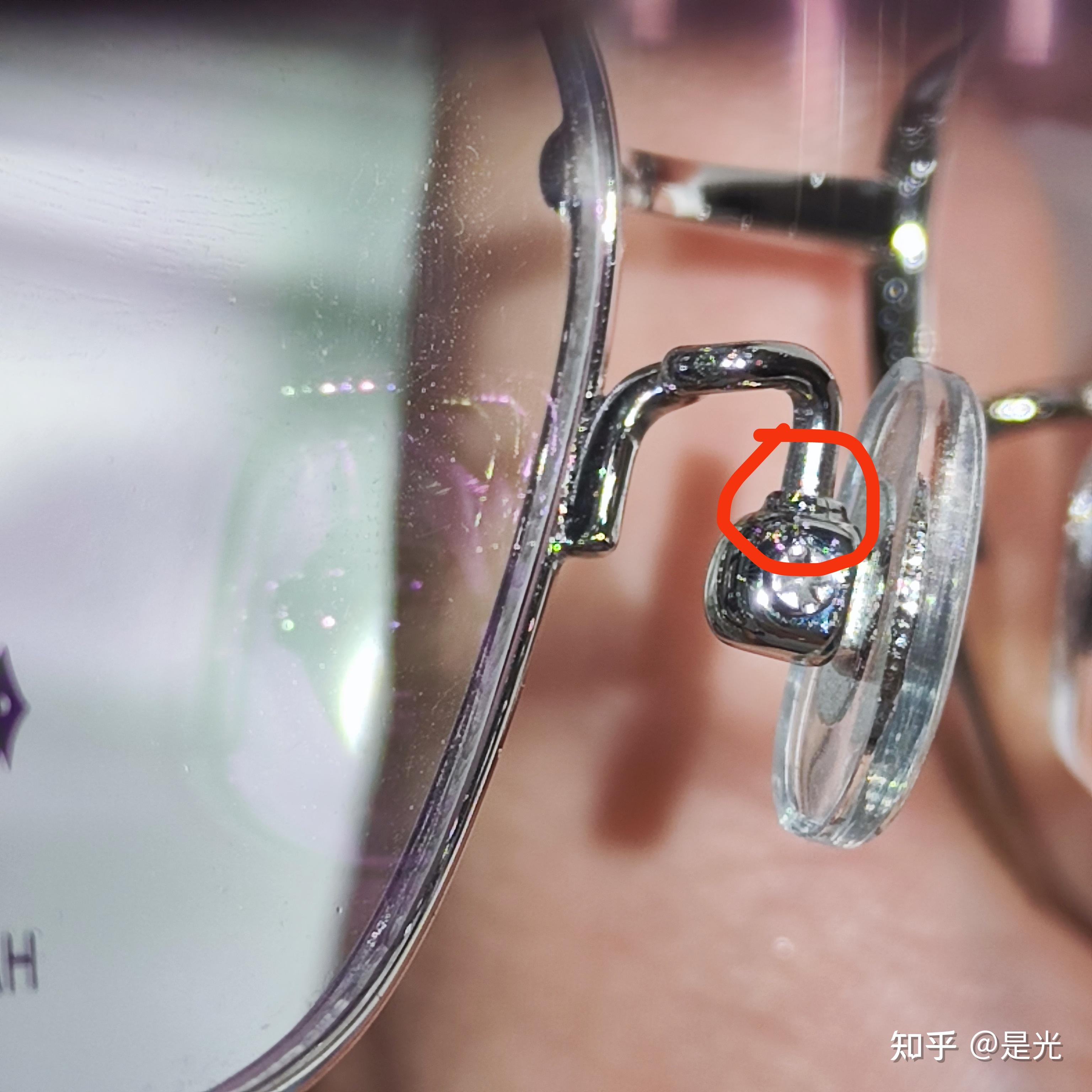 鼻托变绿,眼镜的鼻托处经常生出绿色的东西.