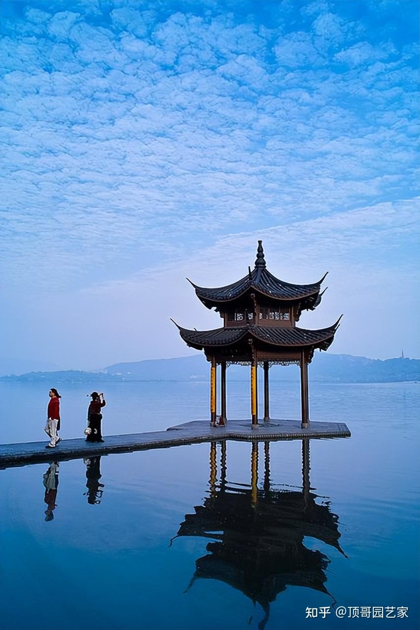 私家庭院布置凉亭有讲究,遵循这3个原则,才能做出最佳选择