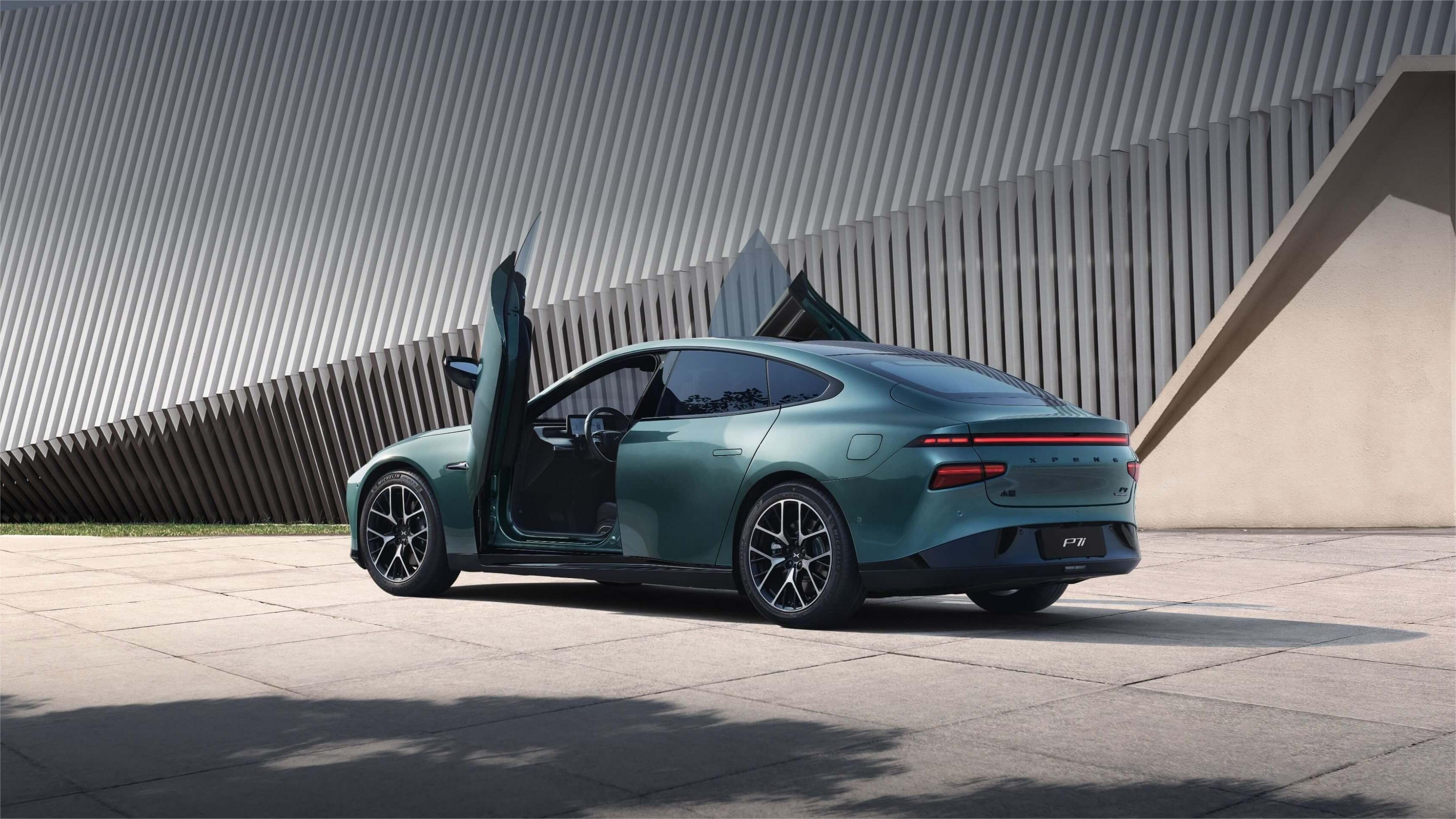 小鹏p7i直降5万展翼门等于免费送新一轮竞争悄然开始