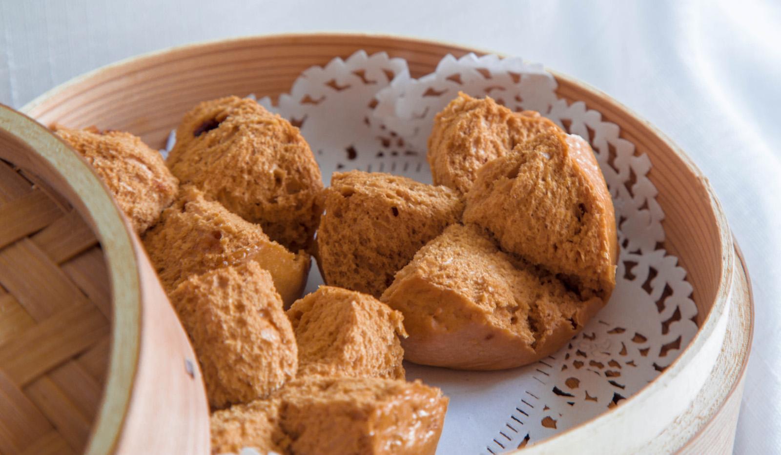 中筋面粉1000g / 安琪开花馒头预拌粉300g / 安琪百钻红糖300g / 安琪