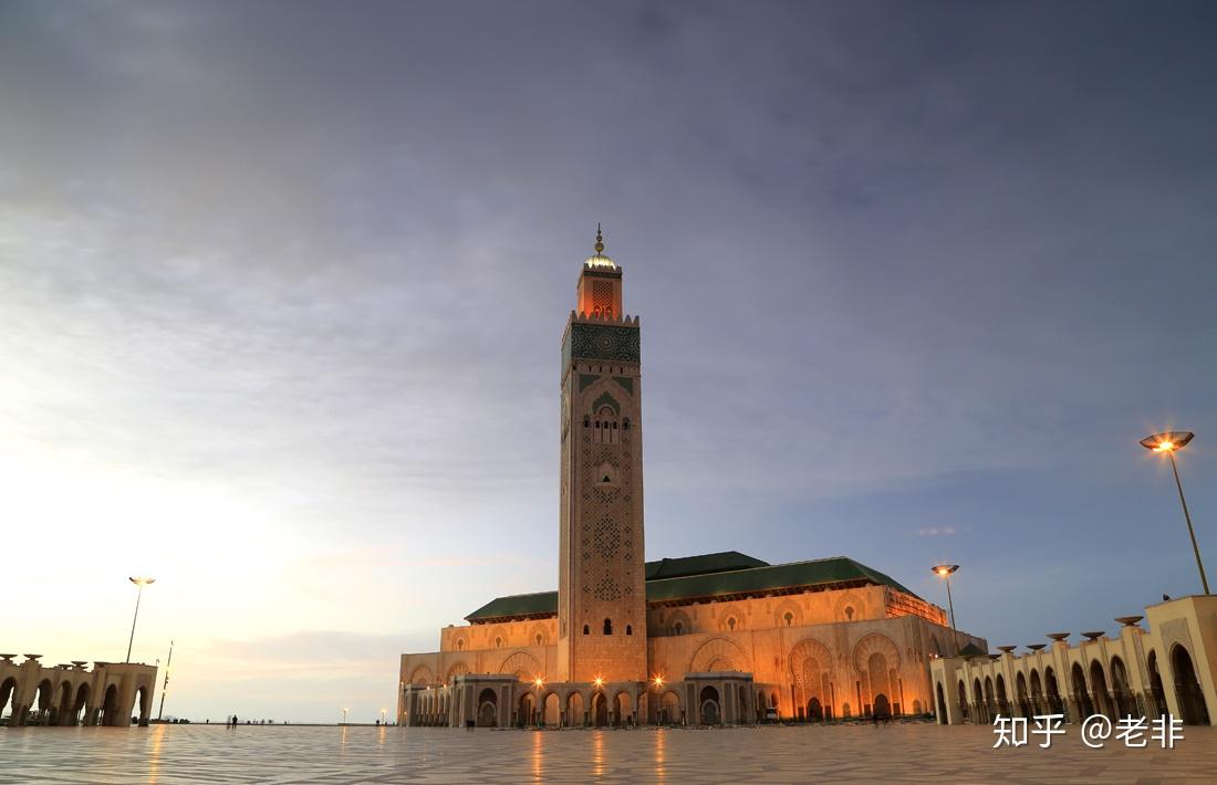 从梅尔祖卡进撒哈拉大沙漠;然后是舍夫沙万;再去丹吉尔看直布罗陀海峡