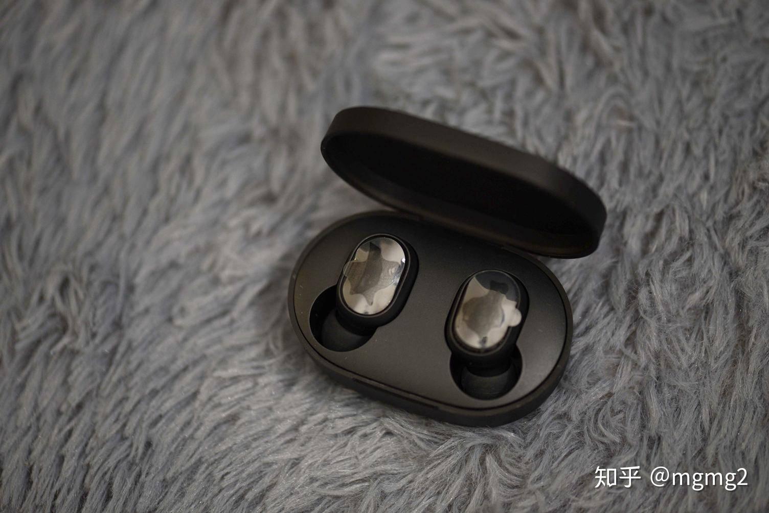 本体,质感很不错,和其他品牌四五百块的产品几乎一致,正面蚀刻的redmi