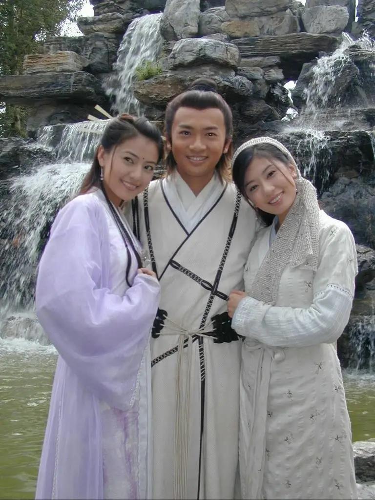 2003年电视剧《倚天屠龙记》由左到右:周芷若(高圆圆 饰)张无忌