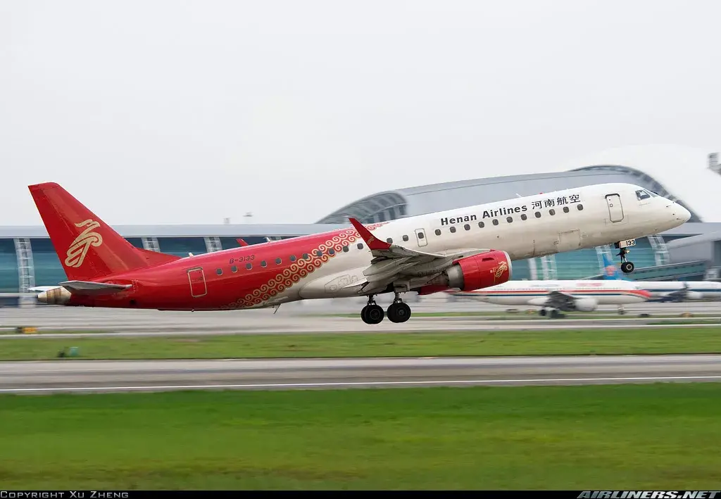 因为基地已经在郑州,而且新引进的五架erj-190飞机也陆续到达.