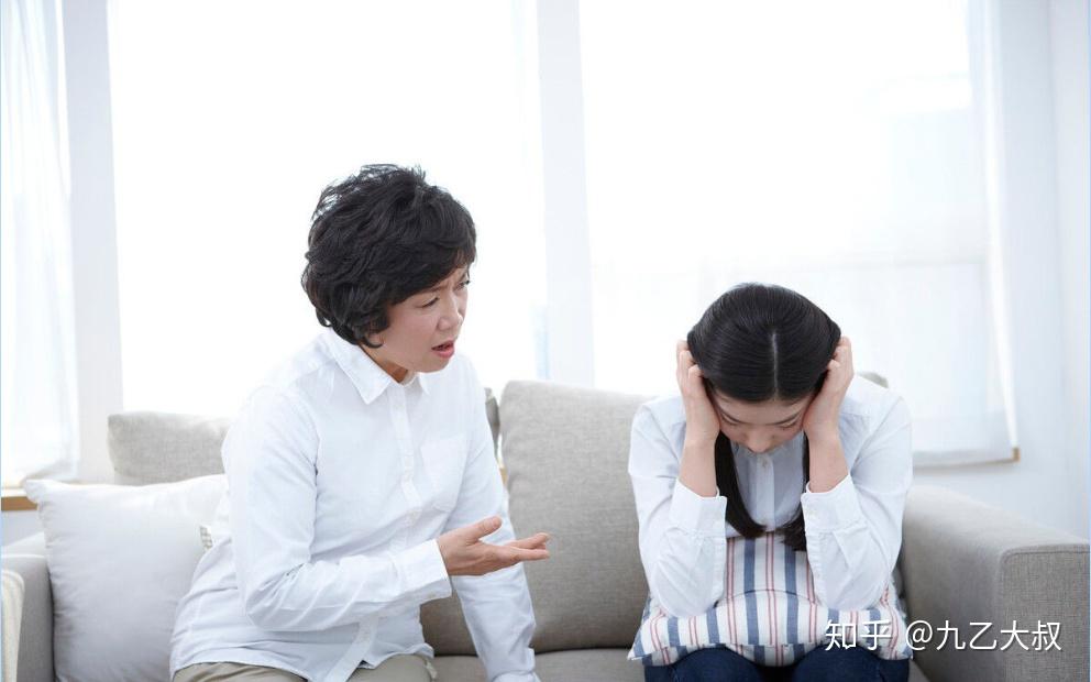 教师在课外给学生补课收费被罚教师委屈学生无奈家长困惑