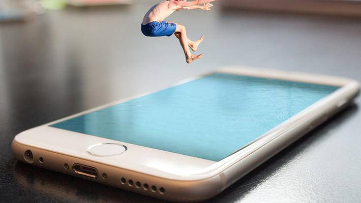 手机折叠机哪个牌子好 v2-c00a1a4a8cd6b35e1fa8be53541976c1_1440w.jpg