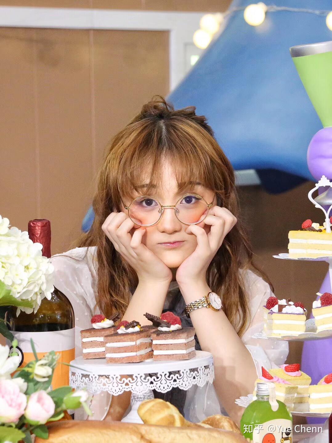 怎么让女朋友开心一点 v2-c052d0418cc96948418721db36ae1917_r.jpg
