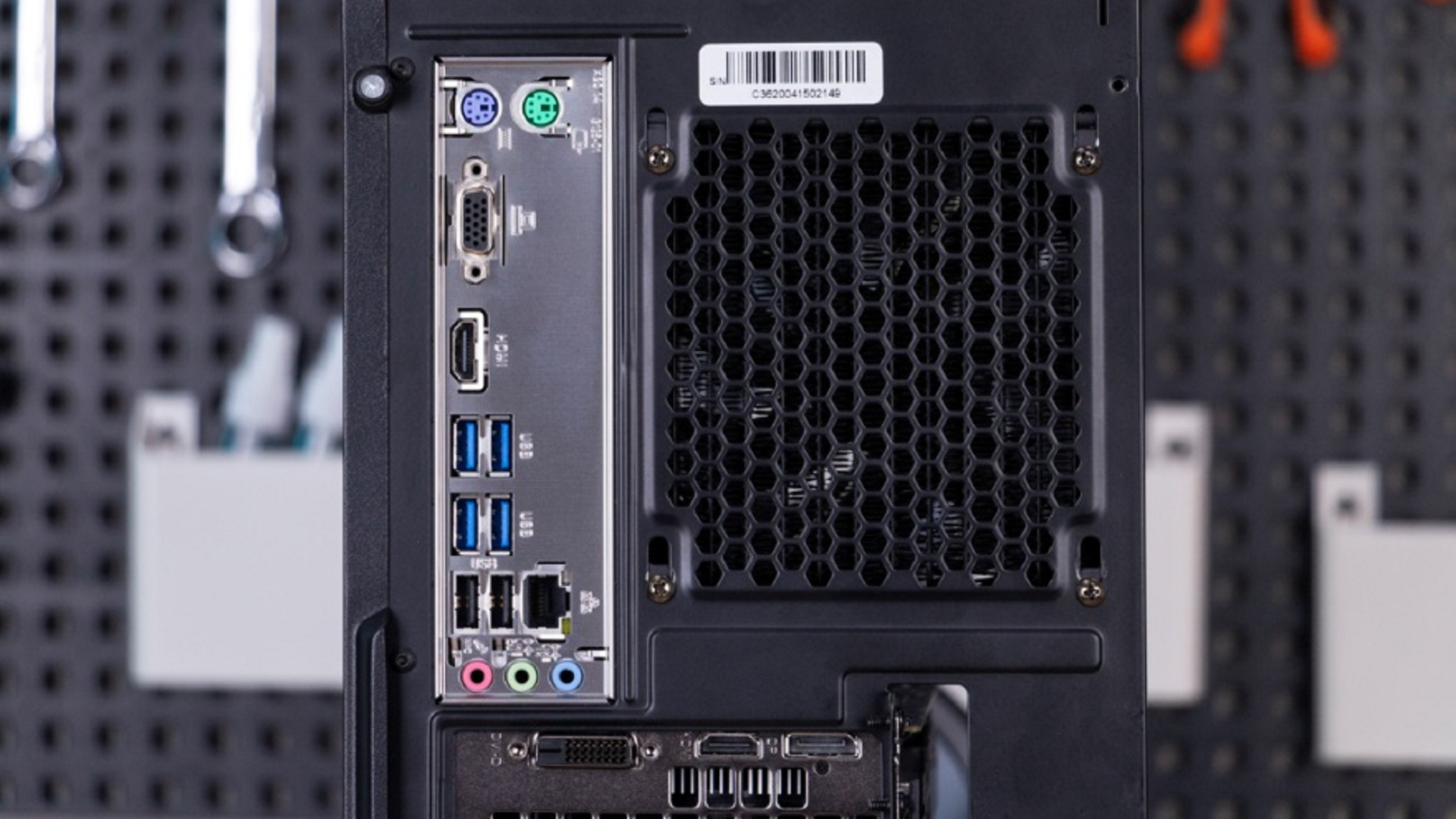 0接口与两个usb2.0接口,方方面面上满足用户的外设拓展需求.