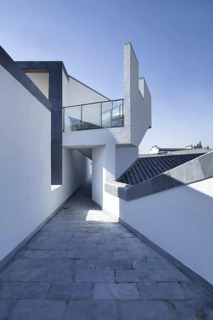 其屋面则沿用传统的小青瓦04万科第五园地点:深圳,广东设计师:王戈