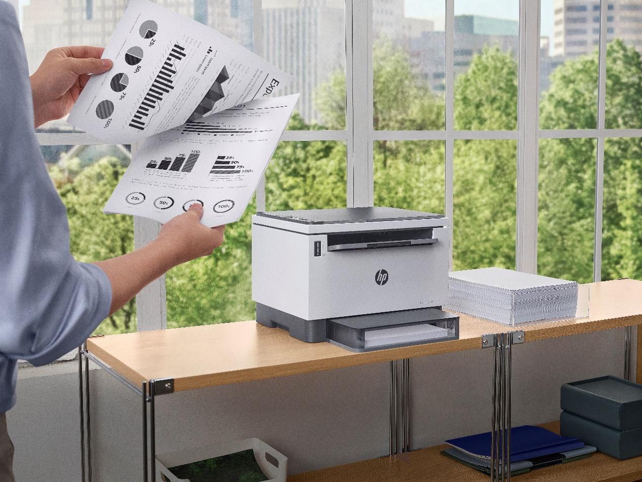 新一代惠普创系列激光大粉仓打印机支持自动双面打印,有效避免手动翻