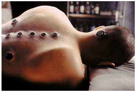 黑客帝国》中想象的科幻技术就是这样类似的技术——人类通过脑机接口