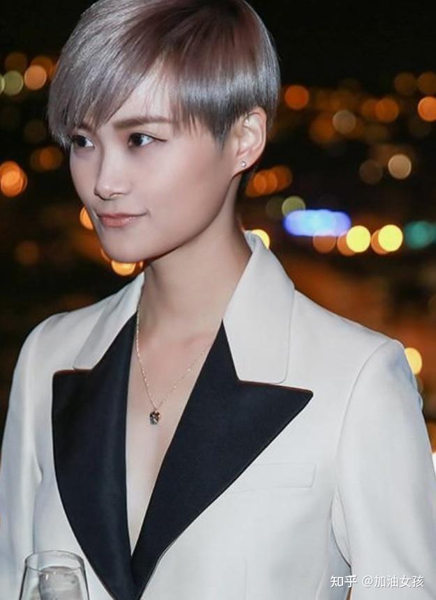 李宇春 超级女声冠军, 中性风的她唱歌棒棒的 - 知乎