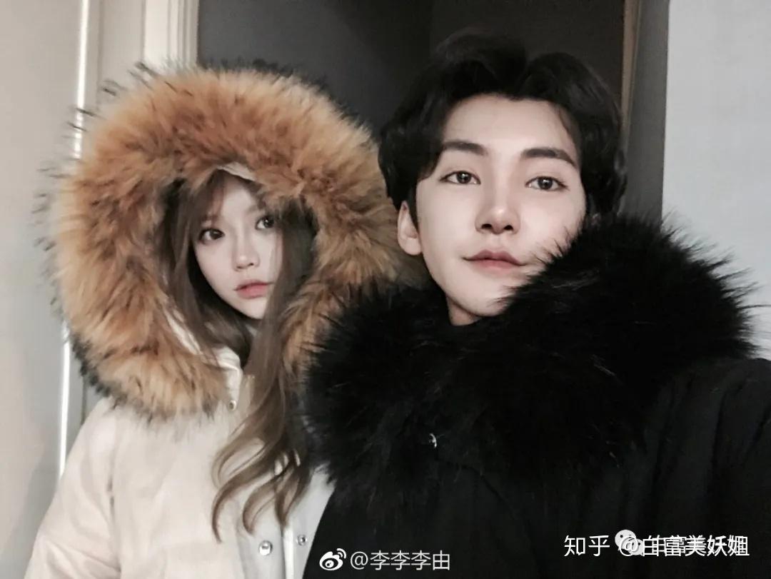 有意思的是,温婉第一次和李由见面时,发微博称李由是"他".