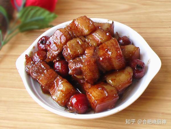 做红烧肉用冰糖好还是料酒好 v2-c141f8fda4f583ccf04851712fcdd78b_r.jpg