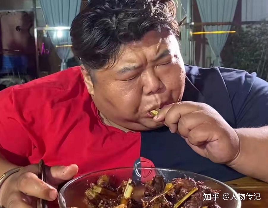 六百斤吃播博主胖猴仔：不到半年减掉两百斤，如今化身励志减肥博主 - 知乎