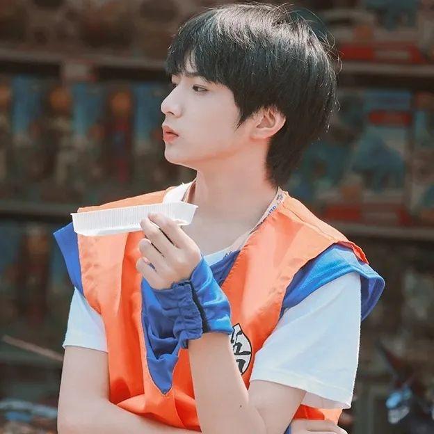 tnt刘耀文爱豆头像 - 知乎