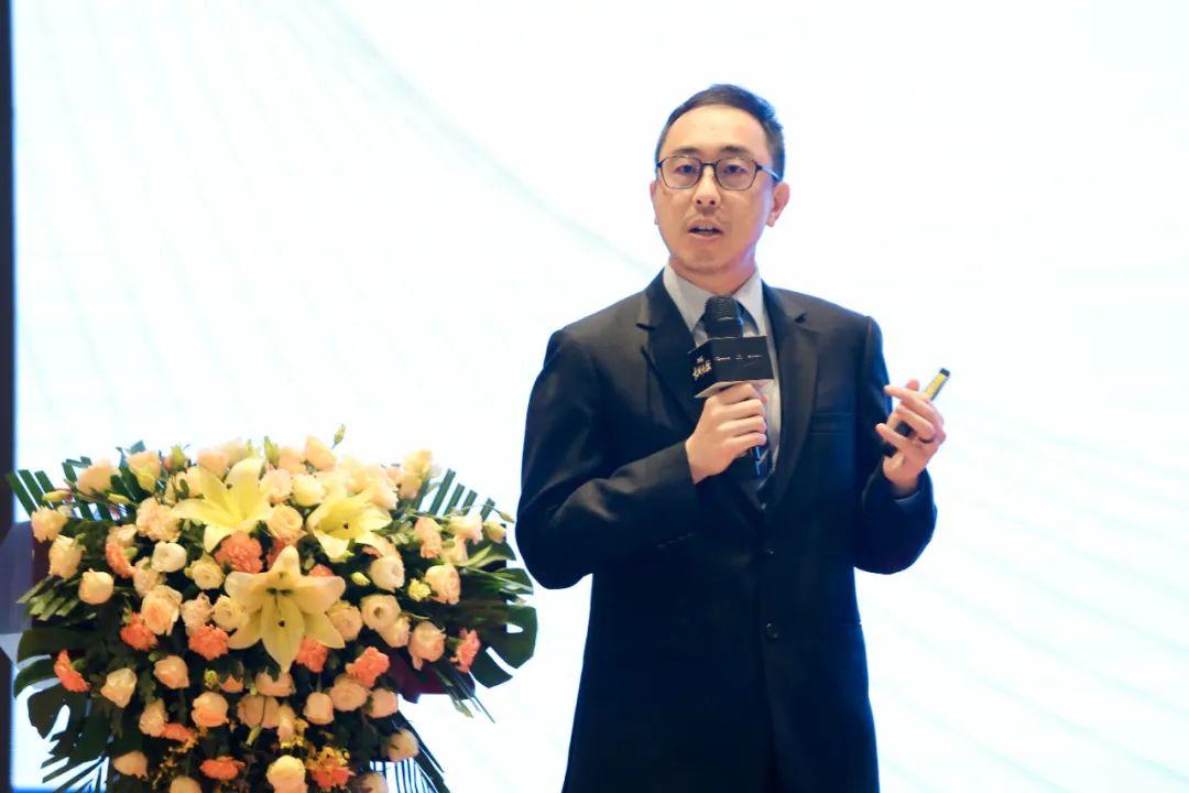 四川大学华西口腔医院口腔正畸"首席专家"赵志河教授发表演讲受周彦恒