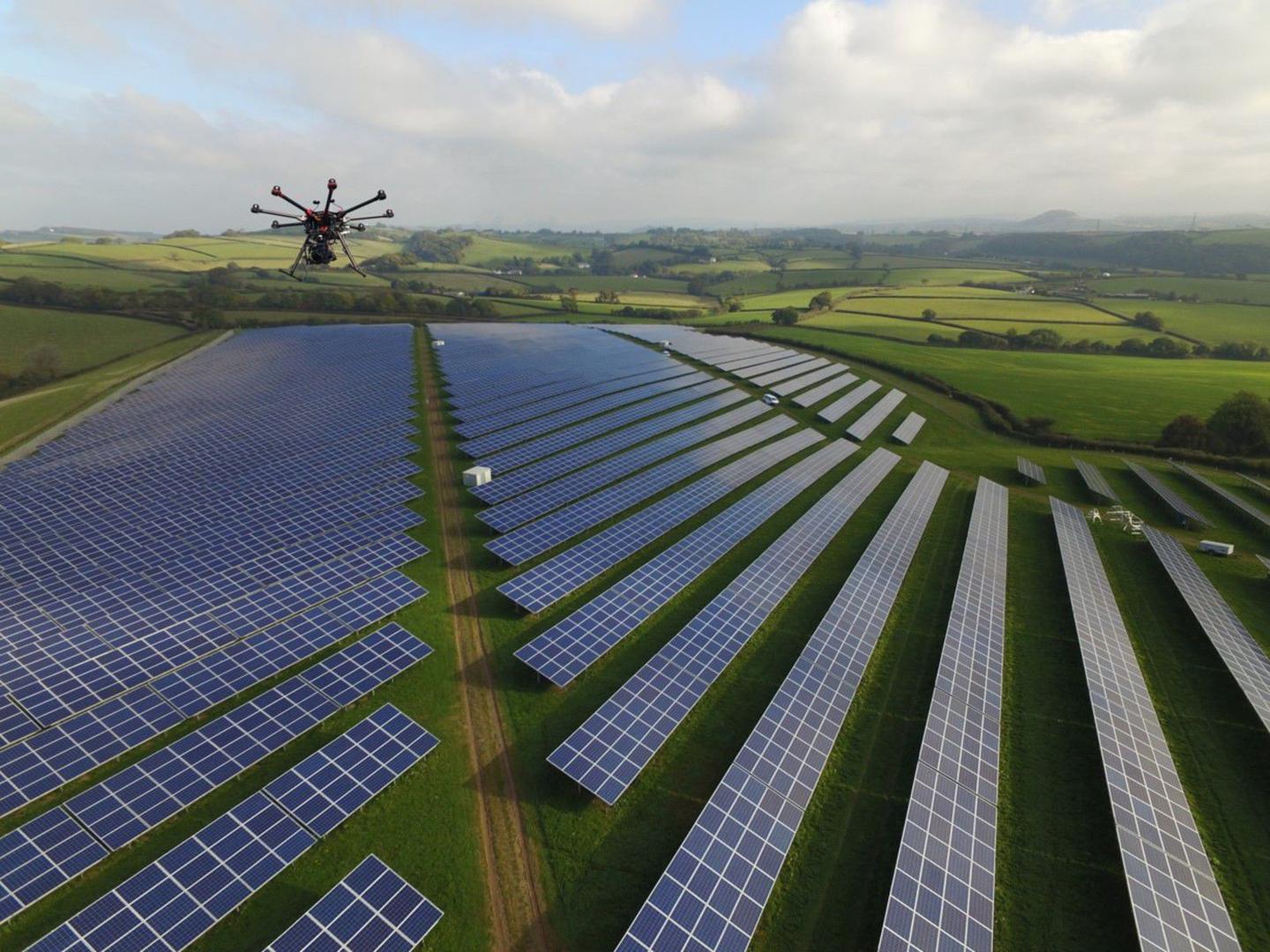 无人机在并网光伏电站红外测试中的应用