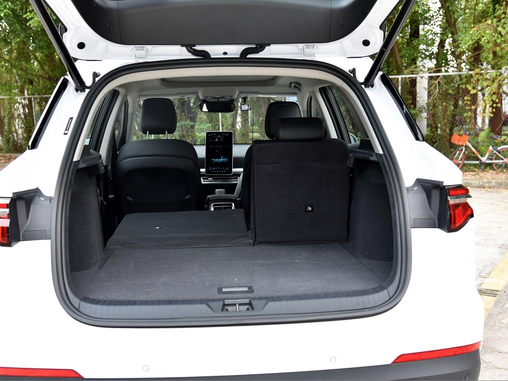 好看实用又智能比亚迪宋pro厂商指导价8981198万元